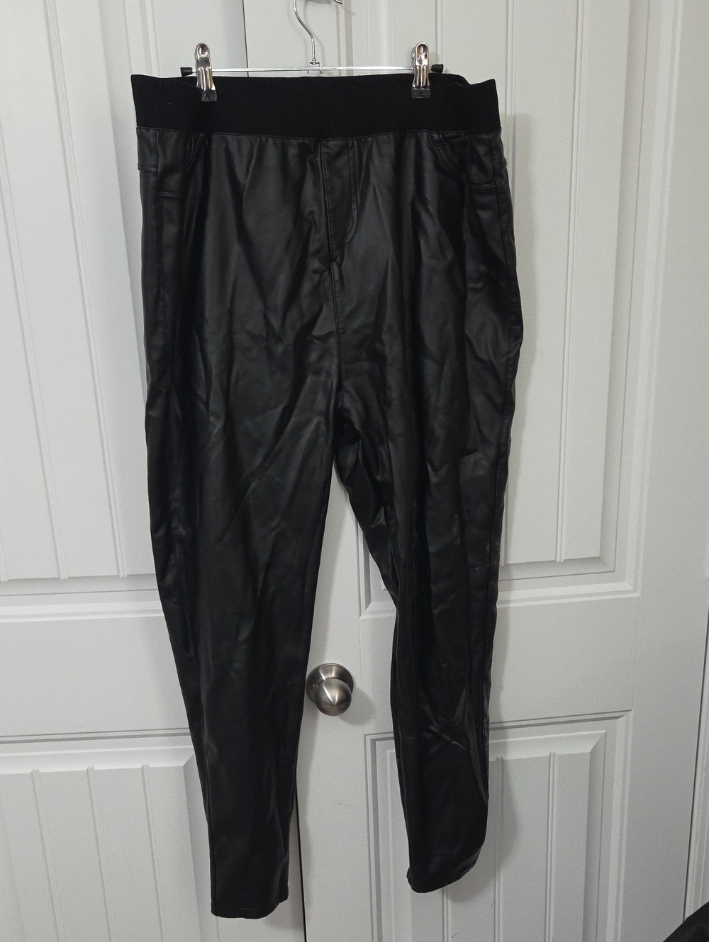 Black Faux Leather Fleece Lined Leggings With Butt Pockets!